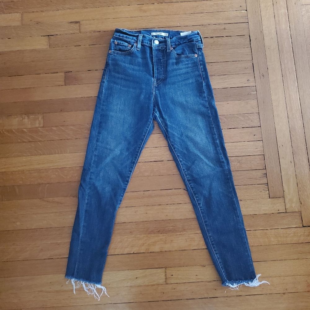 Levies Wedgie Skinny Blue Jean